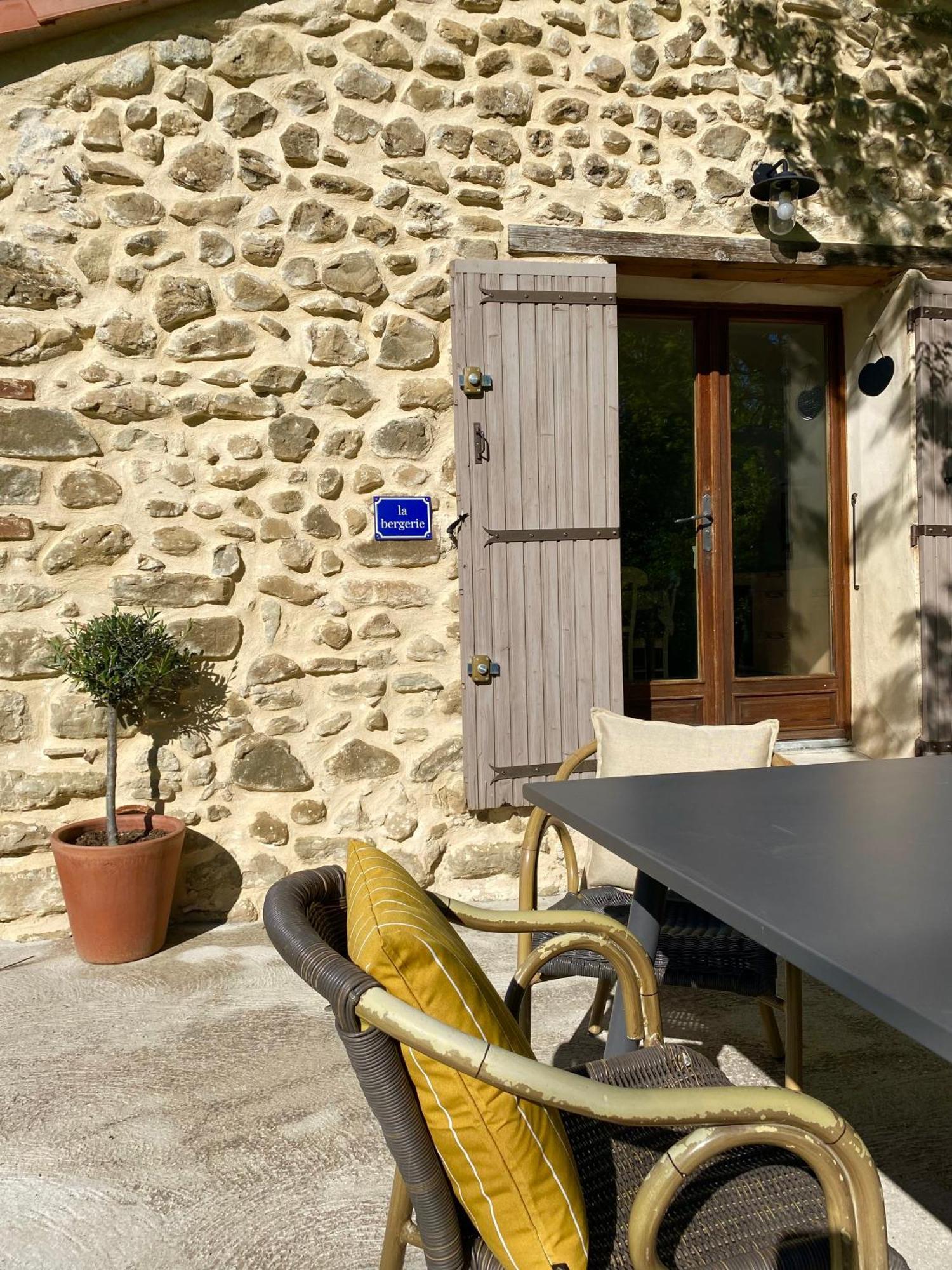 Вилла La Magnanerie En Provence Niozelles Экстерьер фото